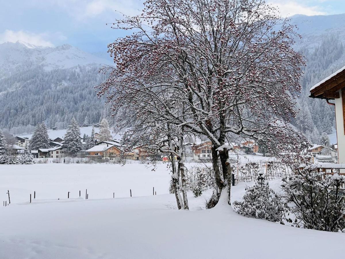 Gemuetliches Appartement Fuer Erholung Und Sport Klosters Bagian luar foto